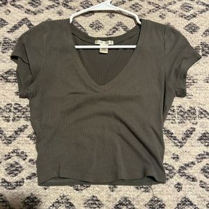 Green v neck crop top